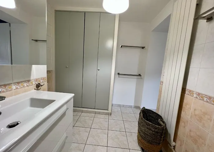 Rdc Proche Plage, Commerces Et Gare *